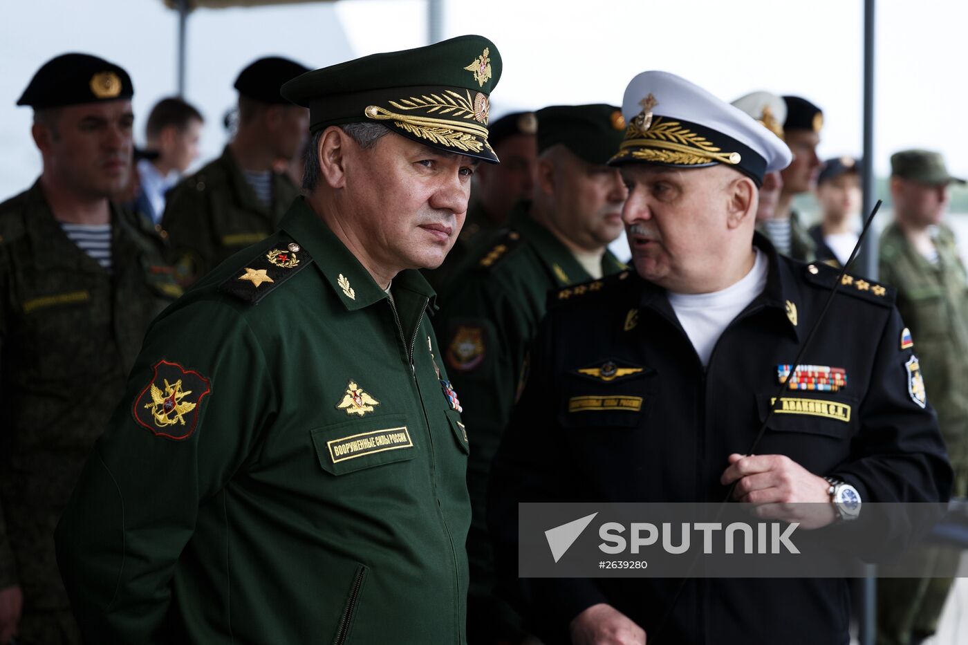Defense Minister Sergei Shoigu inspects new weapons of marine task force in Far East