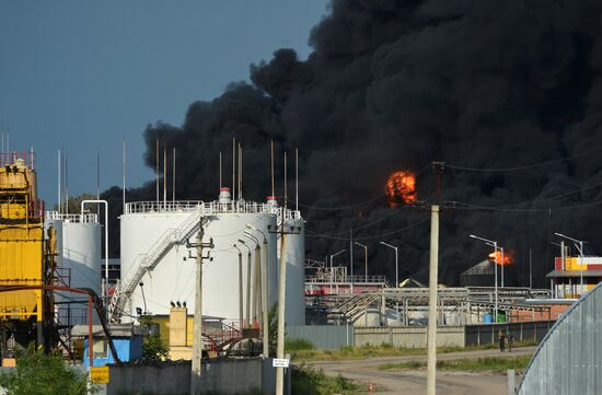 Fire at oil tank farm in Kiev Region