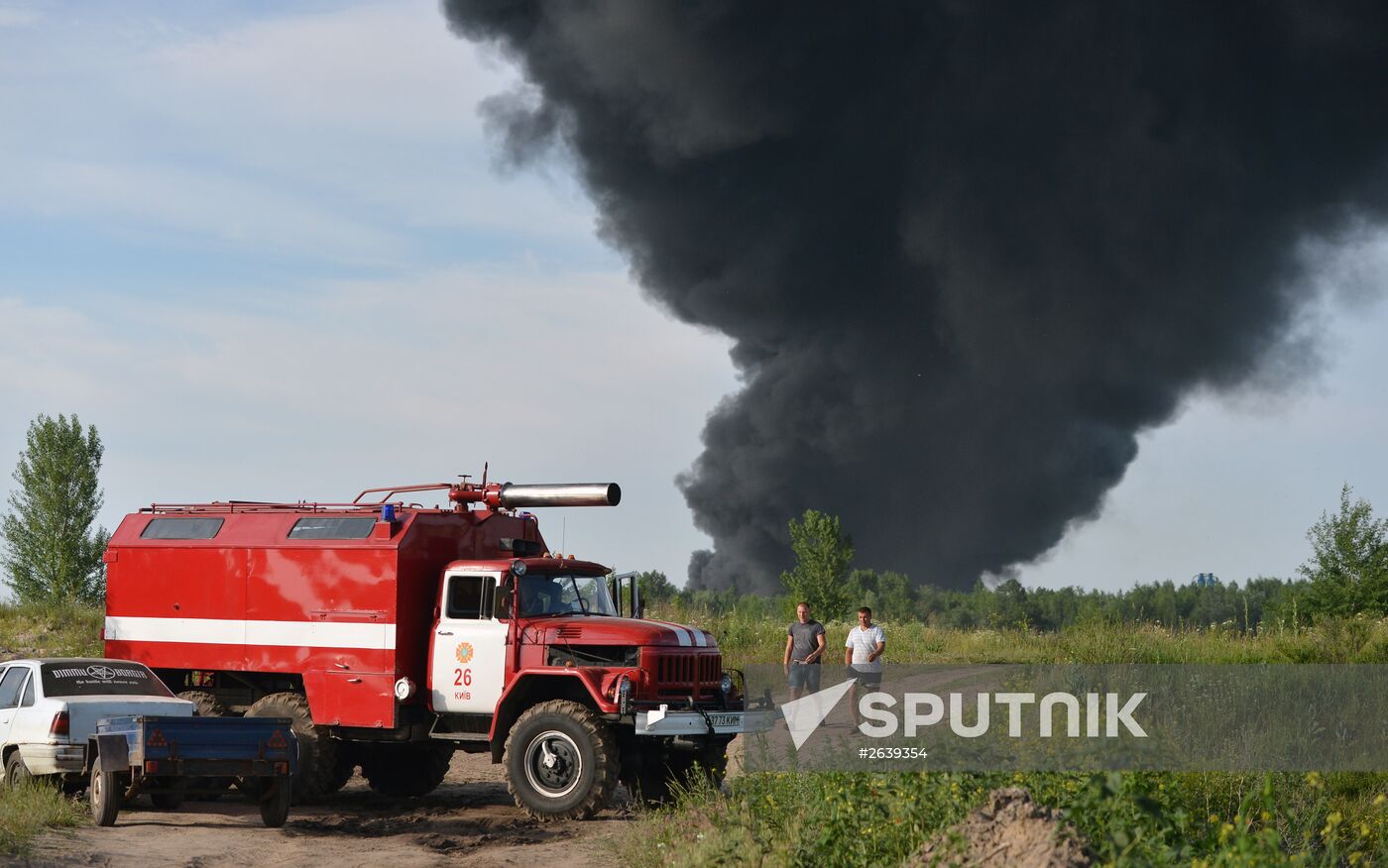 Fire at oil tank farm in Kiev Region