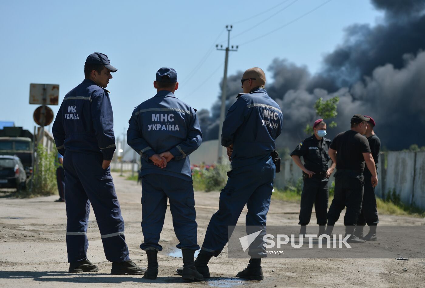 Petroleum storage base near Kiev on fire