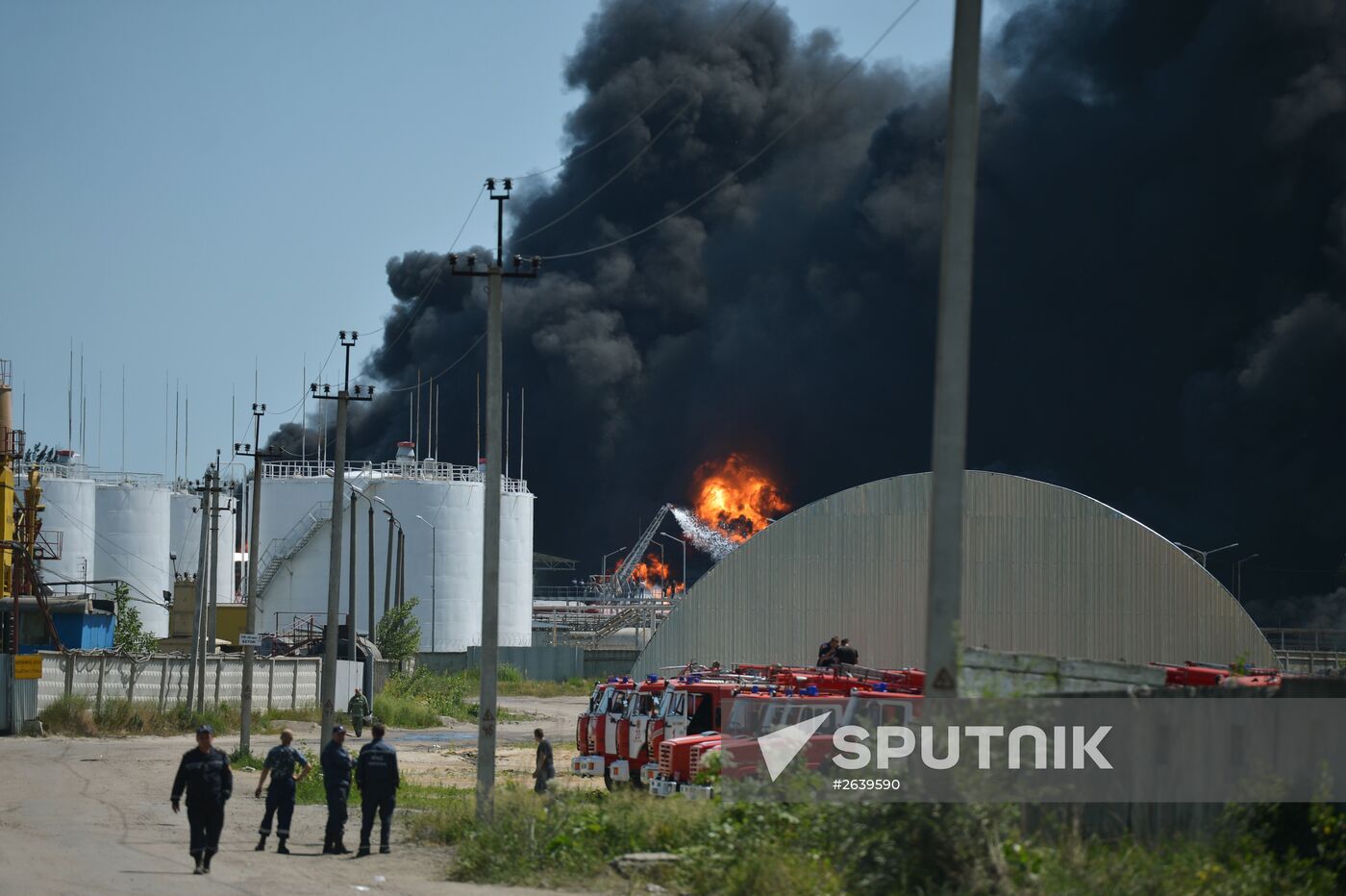Petroleum storage base near Kiev on fire