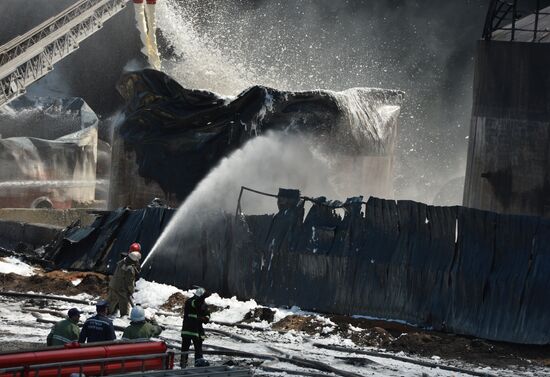 Petroleum storage base near Kiev on fire