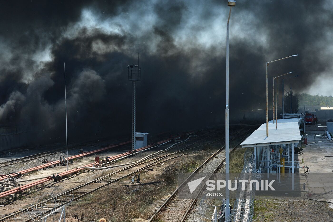Petroleum storage base near Kiev on fire