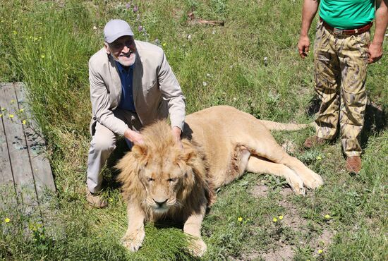 Nikolai Drozdov on set of Animal World at Taigan Safari Park in Crimea