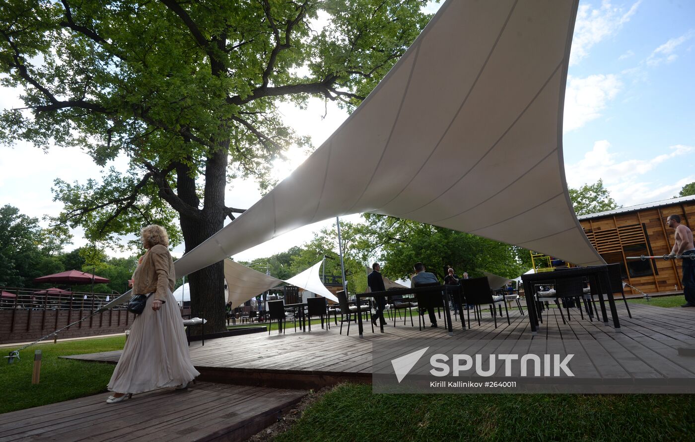 Preparations for the opening of the Port at VDNKh city beach