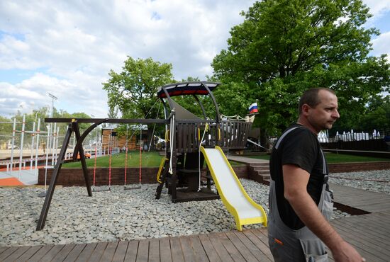 Preparations for the opening of the Port at VDNKh city beach