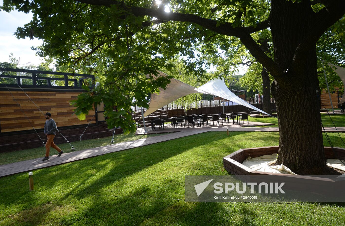 Preparations for the opening of the Port at VDNKh city beach