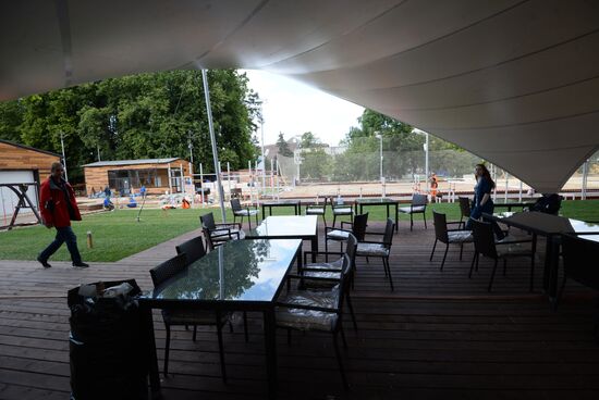 Preparations for the opening of the Port at VDNKh city beach