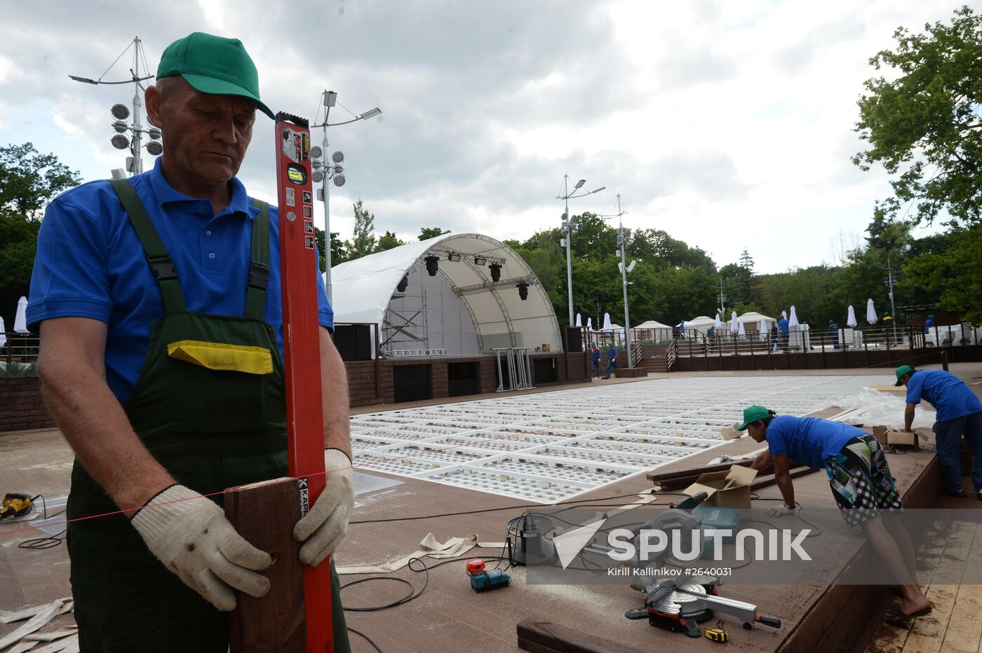 Preparations for the opening of the Port at VDNKh city beach