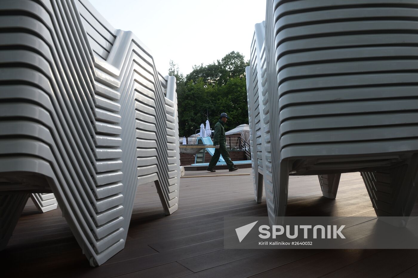 Preparations for the opening of the Port at VDNKh city beach