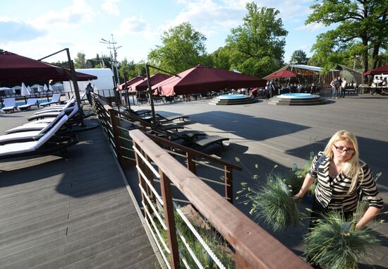 Preparations for the opening of the Port at VDNKh city beach