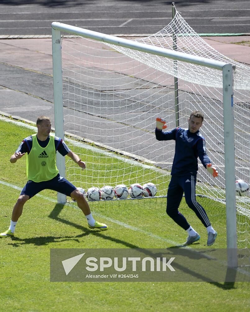 Football. Russian national team holds training session