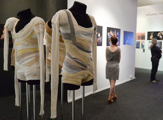 Exhibition "Costume At The Turn of The Century. 1990-2015" opens in Moscow