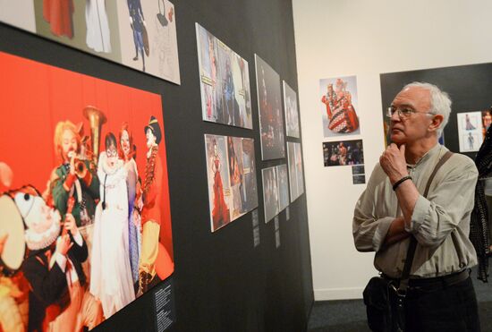Exhibition "Costume At The Turn of The Century. 1990-2015" opens in Moscow