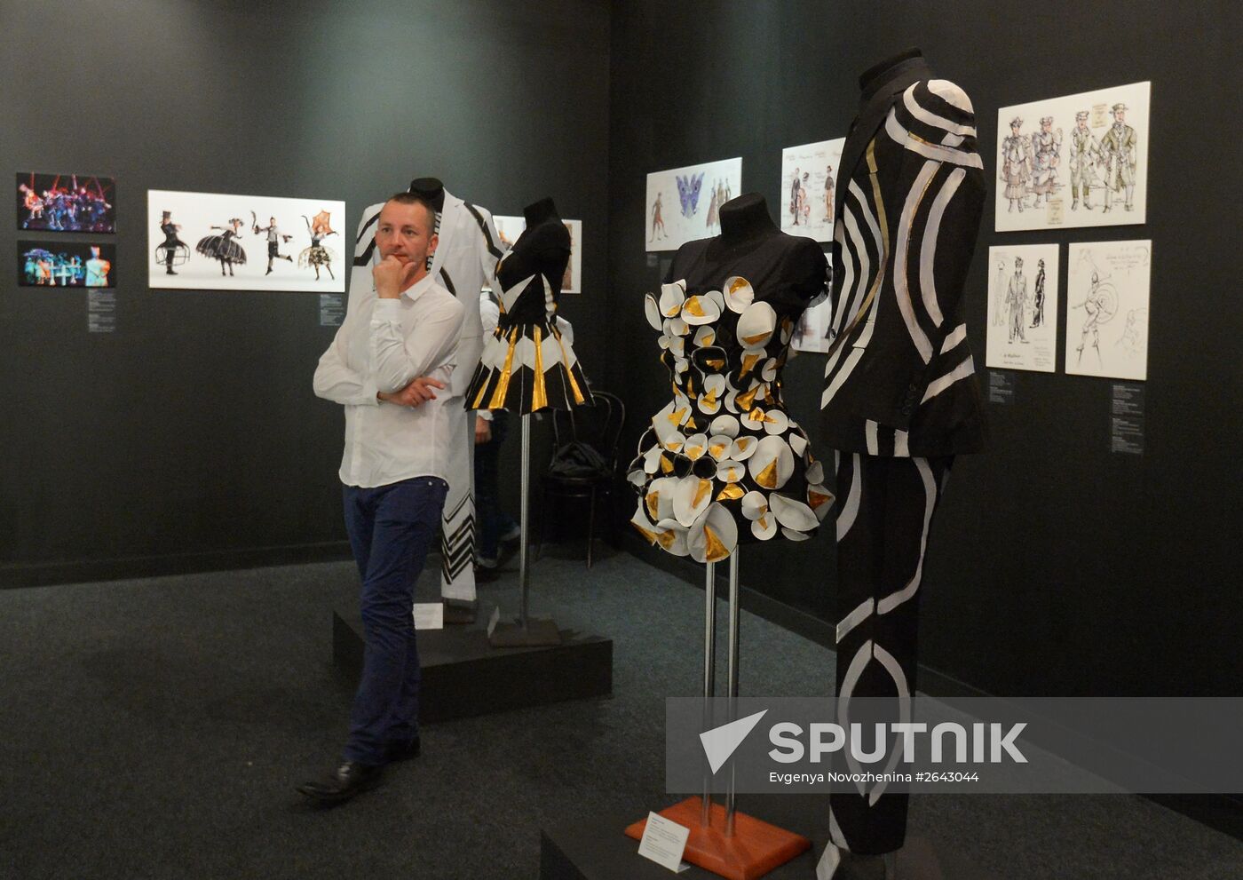 Exhibition "Costume At The Turn of The Century. 1990-2015" opens in Moscow