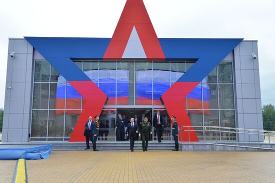 President Vladimir Putin takes part in opening Army-2015 international military technology forum