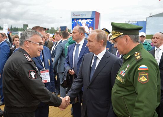 President Vladimir Putin takes part in opening Army-2015 international military technology forum