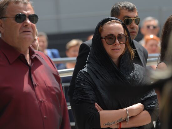Paying last respects to Zhanna Friske