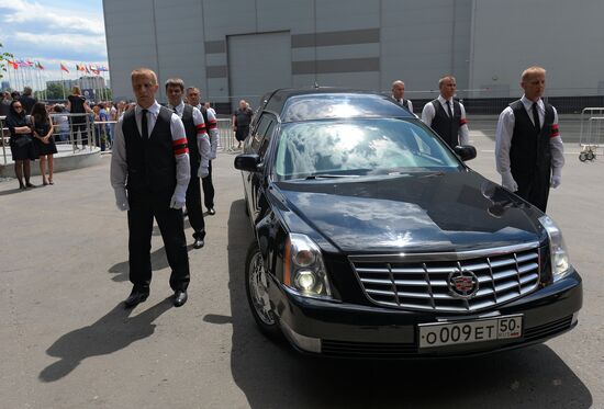 Paying last respects to Zhanna Friske