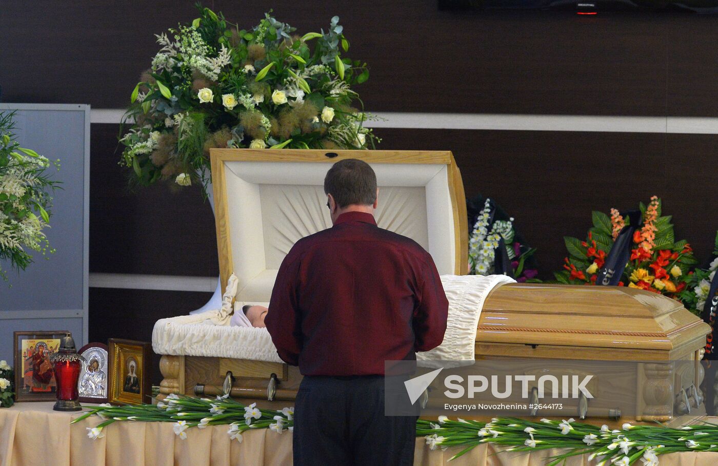 Paying last respects to Zhanna Friske