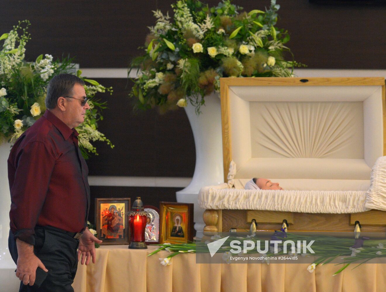 Paying last respects to Zhanna Friske