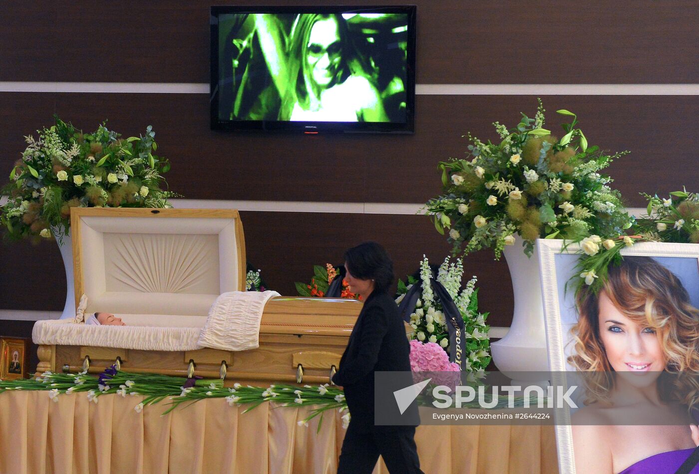 Paying last respects to Zhanna Friske