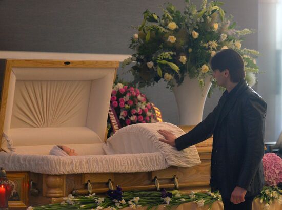 Paying last respects to Zhanna Friske