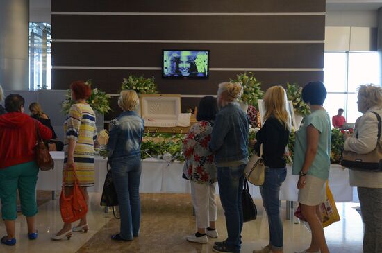 Paying last respects to Zhanna Friske