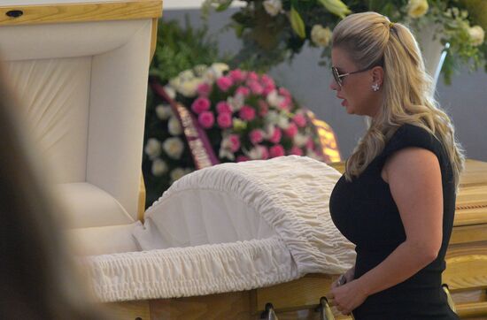 Paying last respects to Zhanna Friske