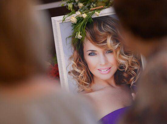 Paying last respects to Zhanna Friske