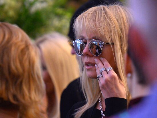 Paying last respects to Zhanna Friske