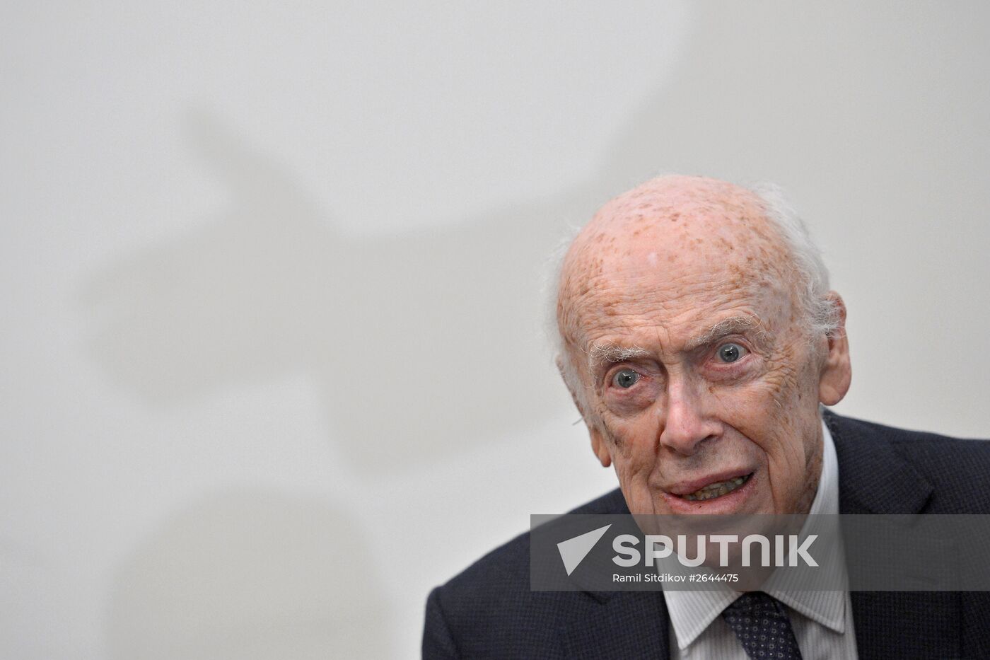 Nobel Prize winner James Watson gives open lecture in Moscow