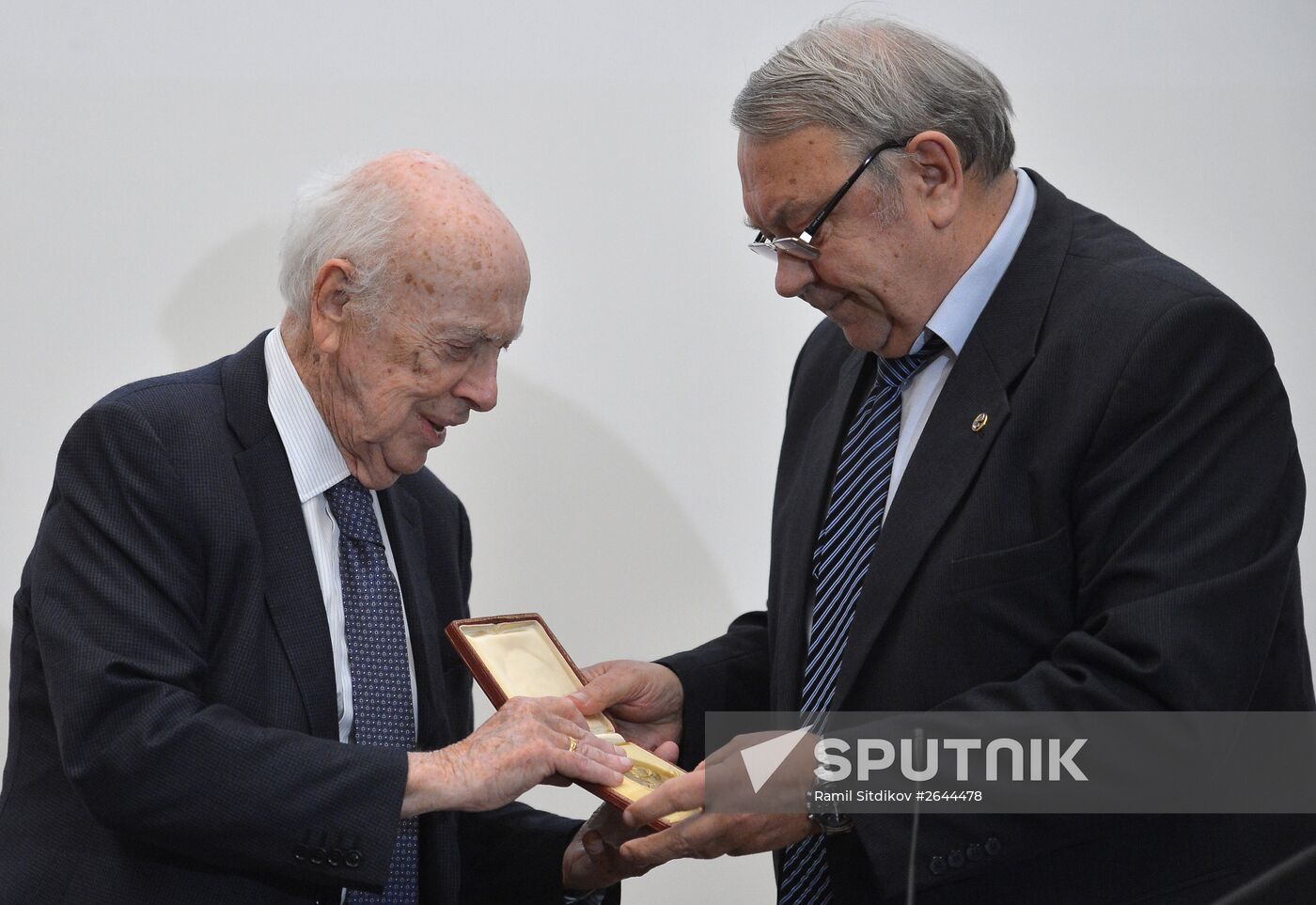 Nobel Prize winner James Watson gives open lecture in Moscow