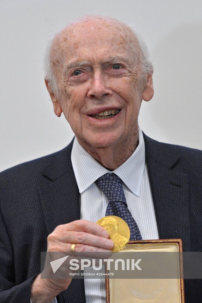 Nobel Prize winner James Watson gives open lecture in Moscow