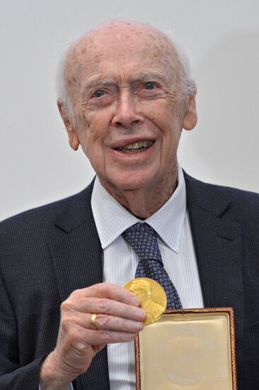 Nobel Prize winner James Watson gives open lecture in Moscow