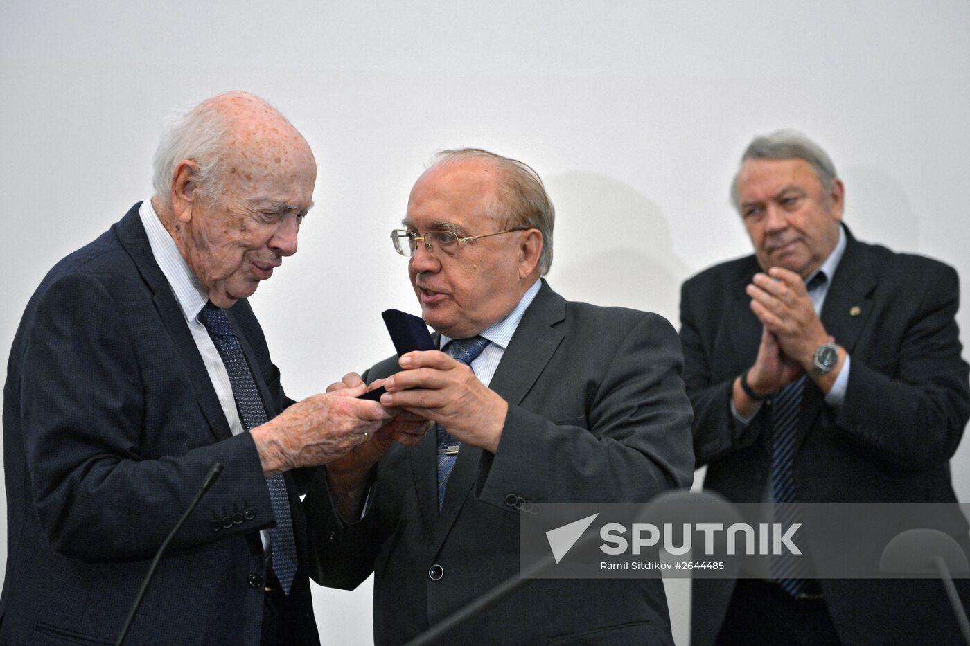 Nobel Prize winner James Watson gives open lecture in Moscow