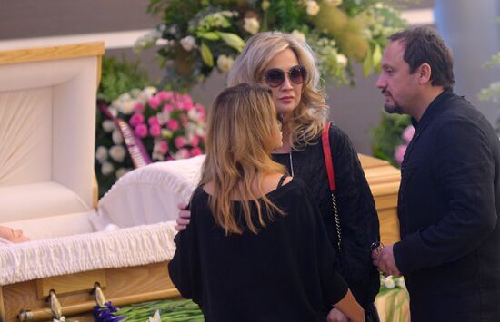 Paying last respects to Zhanna Friske