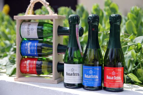 Champagne wines "Novy Svet" produced to mark Russia Day