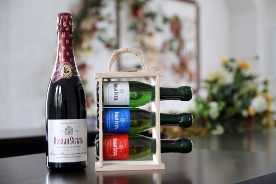 Champagne wines "Novy Svet" produced to mark Russia Day