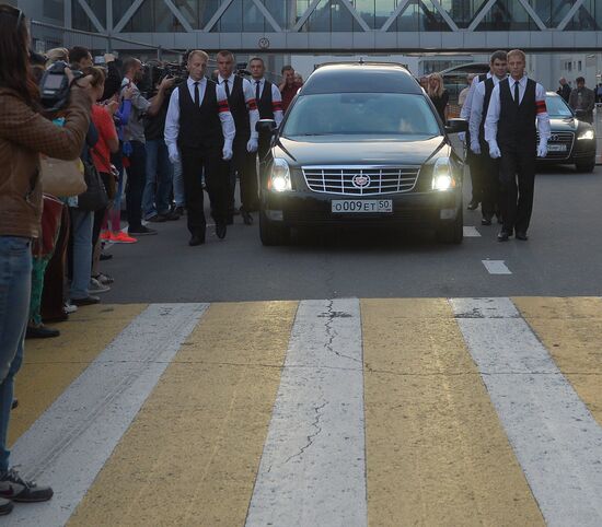 Paying last respects to Zhanna Friske