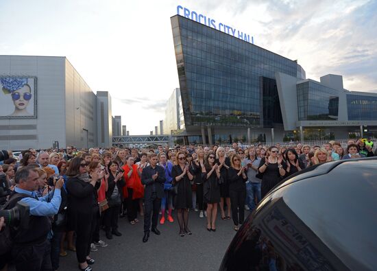 Paying last respects to Zhanna Friske