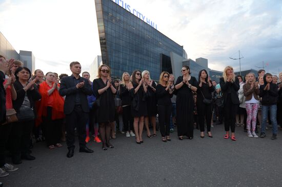 Paying last respects to Zhanna Friske