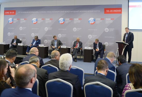 Business roundtable, Russia-India: mutual investment opportunities, at 2015 St.Petersburg International Economic Forum