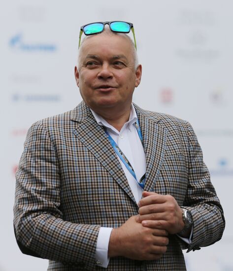 2015 St. Petersburg International Economic Forum (SPIEF). Day One