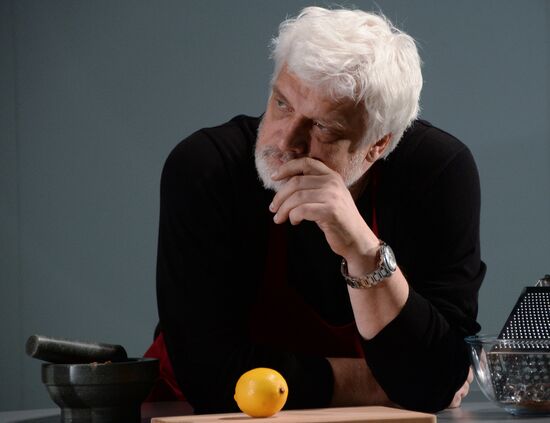 Moscow's Chekhov Art Theater stages "Illusions" show