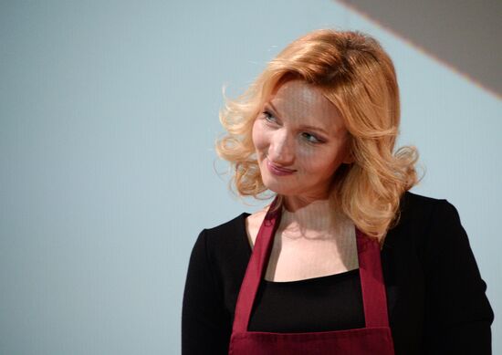 Moscow's Chekhov Art Theater stages "Illusions" play