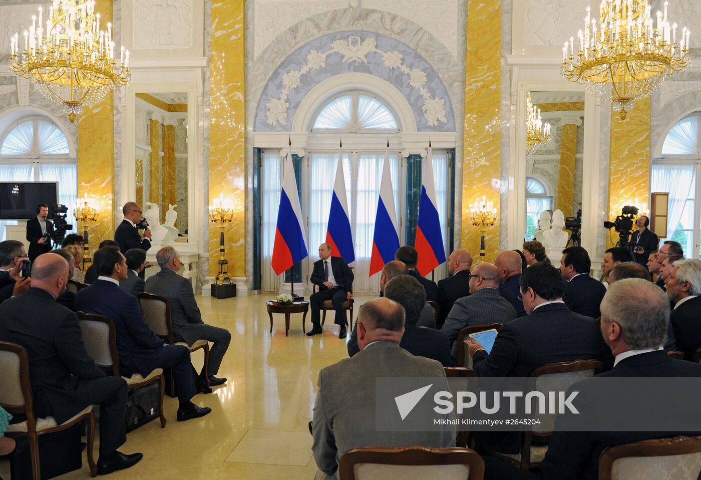 Vladimir Putin visits St. Petersburg