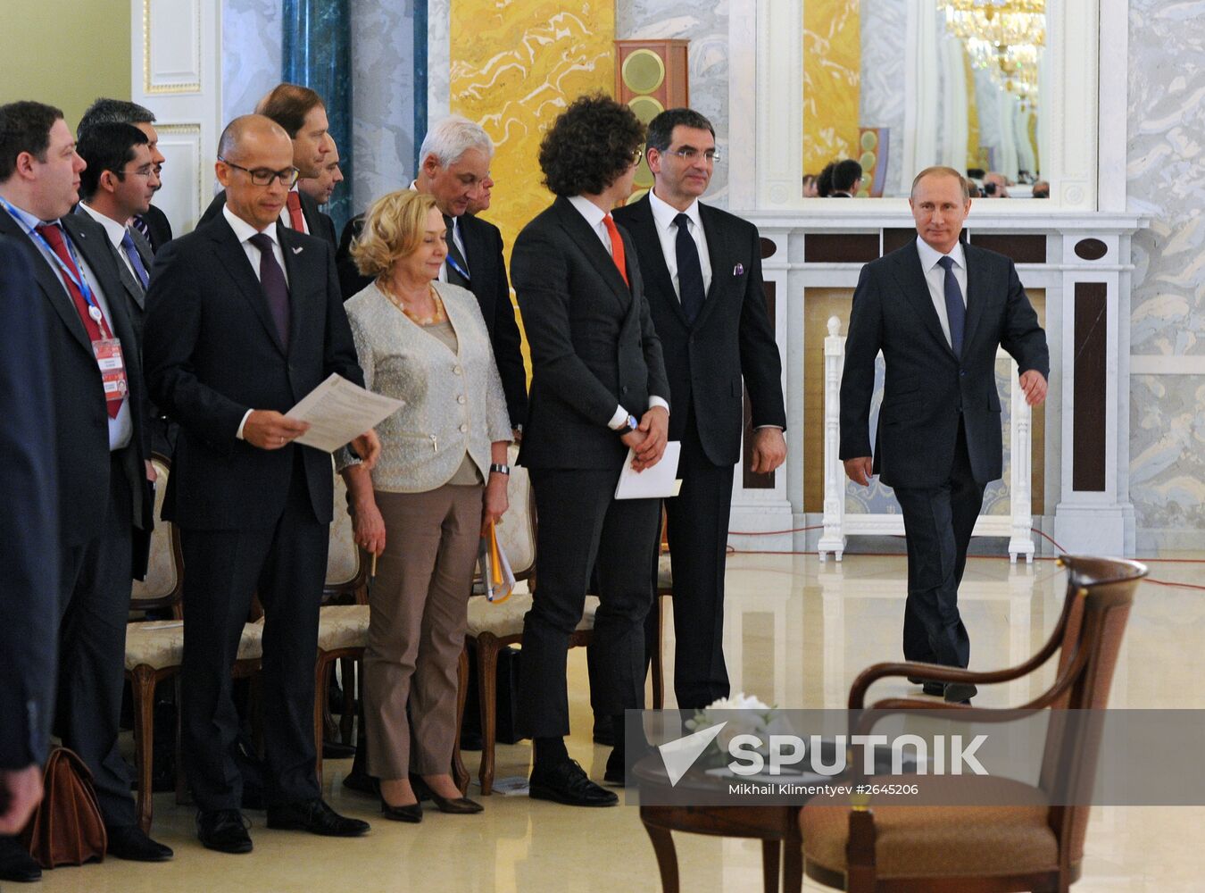 Vladimir Putin visits St. Petersburg