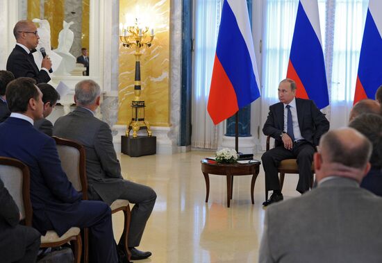 Vladimir Putin visits St. Petersburg