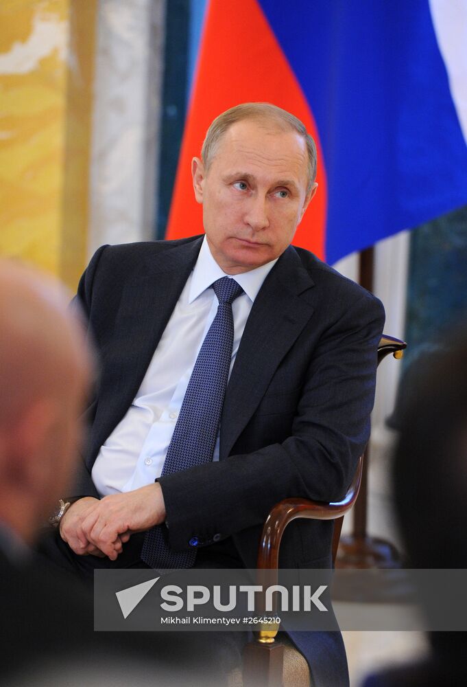 Vladimir Putin visits St. Petersburg